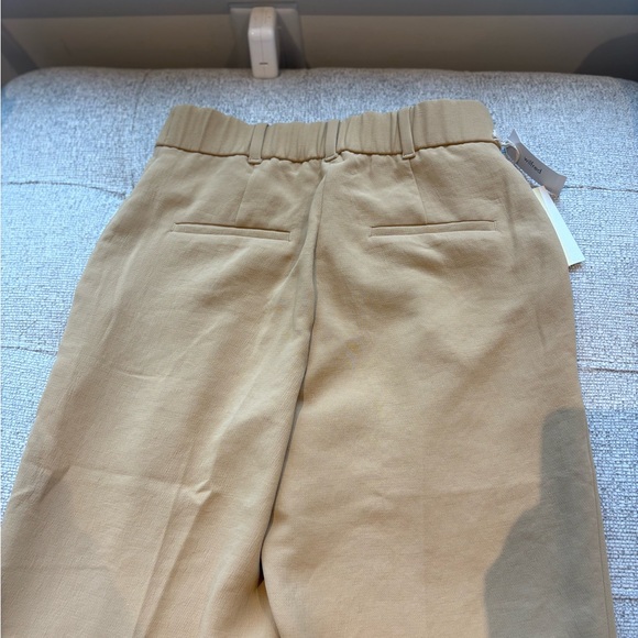 BNWT | ARITZIA | WILFRED | sandy beige high waisted dashwood pleated crepe pants - Picture 6 of 14